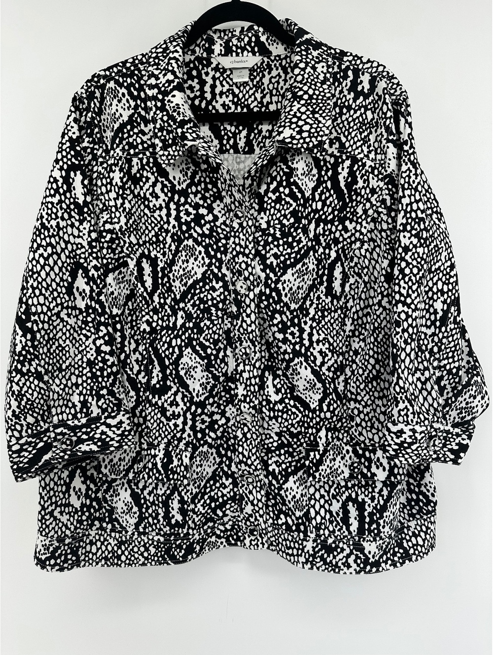 CJ Banks Women’s Black & White Geometric Pattern Denim Jacket – Size 2X